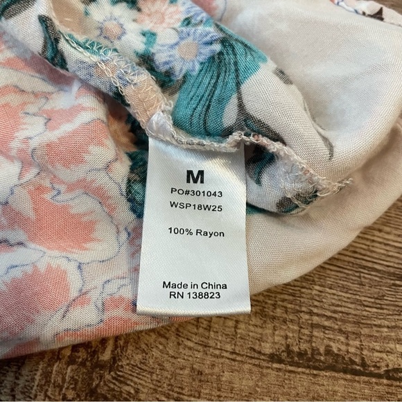 Shyanne Multicolor Floral Print Kimono with Bell Sleeves Size Medium - Picture 4 of 4